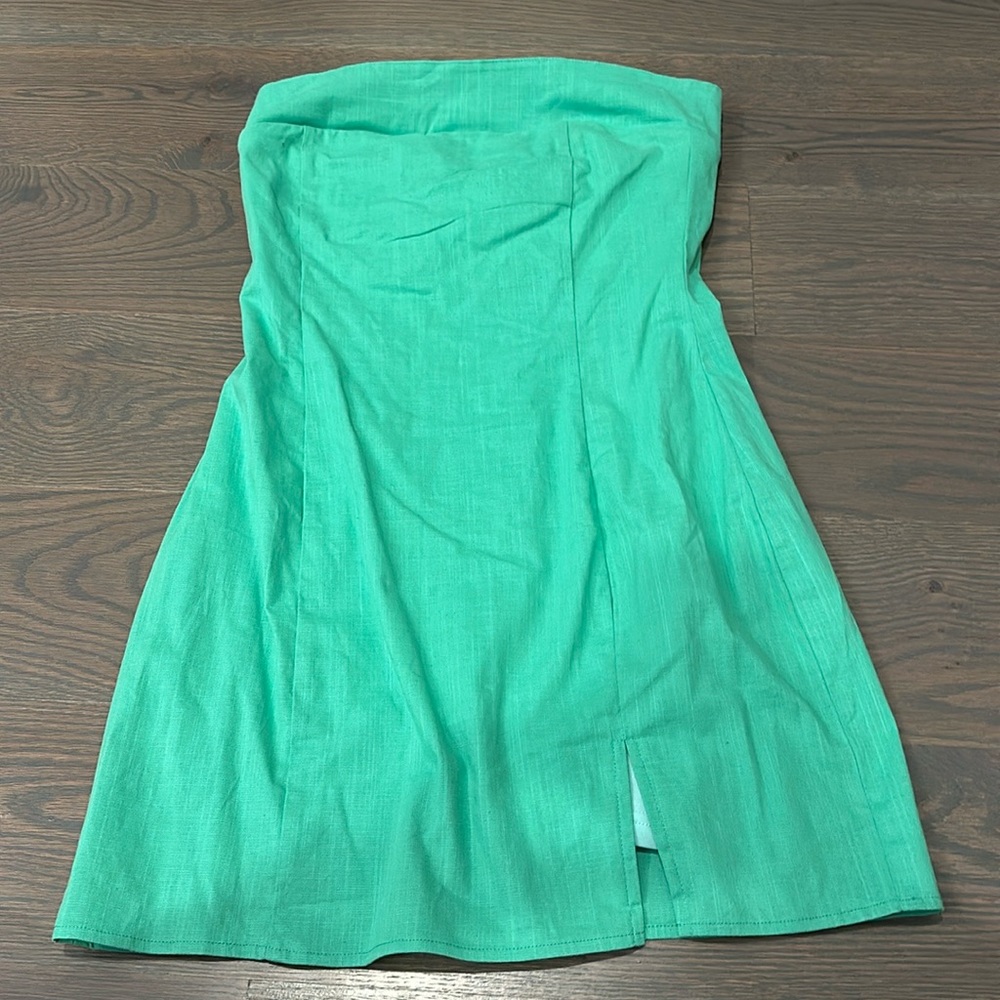 Light green dress